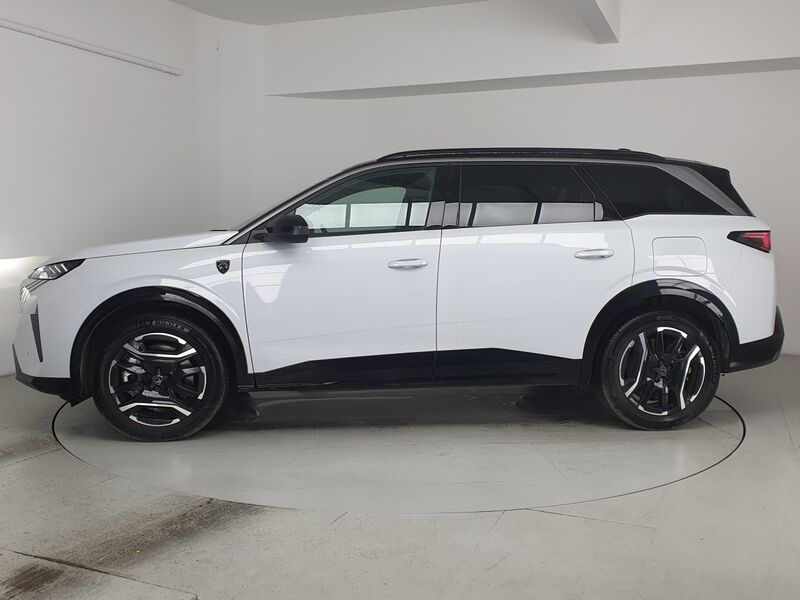 More views of Peugeot 5008