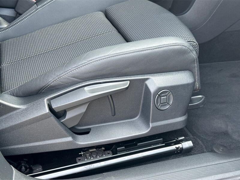 More views of Audi Q4 e-tron