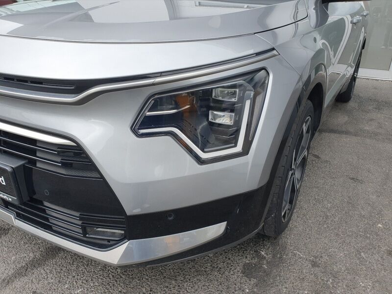 More views of Kia Niro