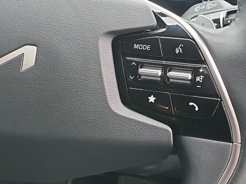 More views of Kia Niro