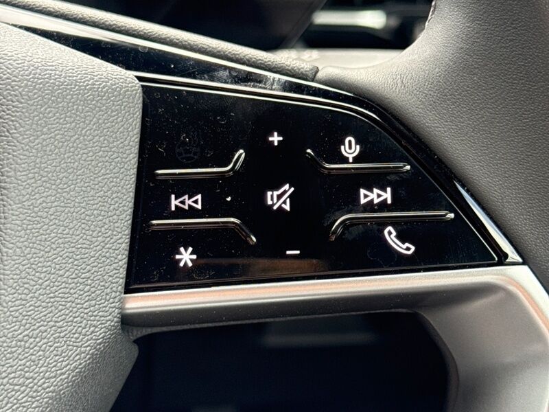 More views of Audi A6 Avant e-tron