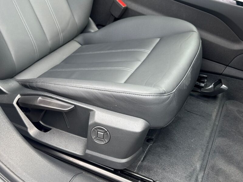 More views of Audi A6 Avant e-tron