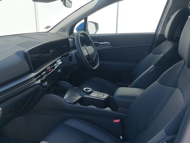 More views of Kia Sportage