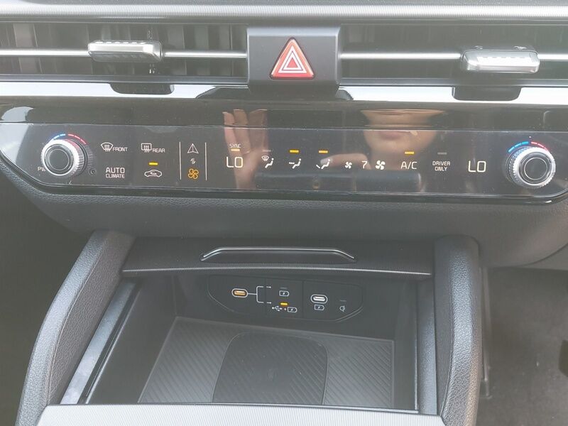 More views of Kia Sportage