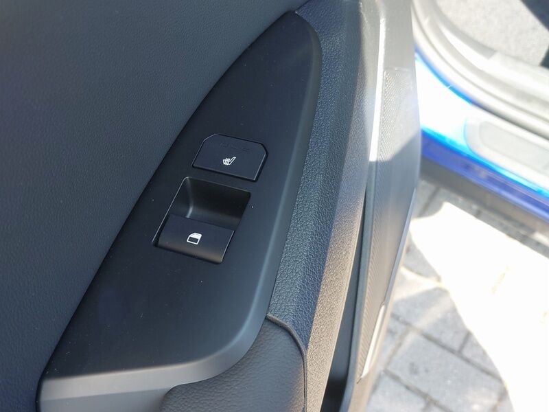 More views of Kia Sportage
