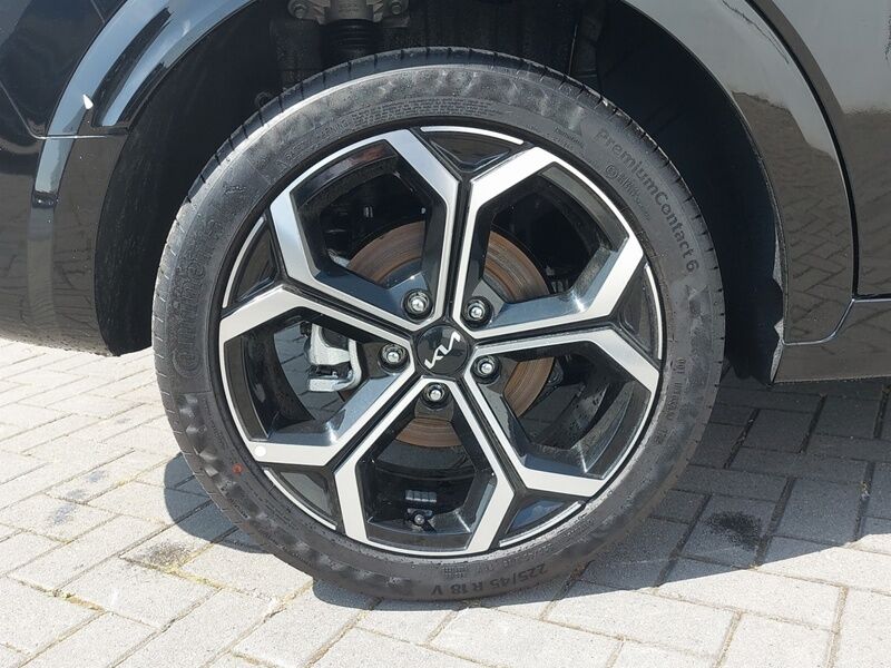 More views of Kia Niro