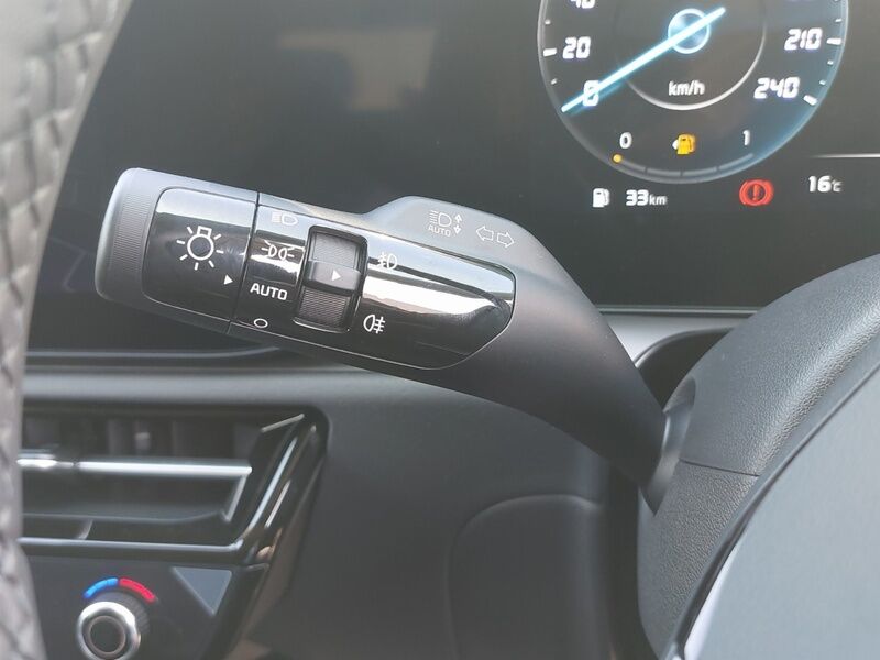 More views of Kia Niro