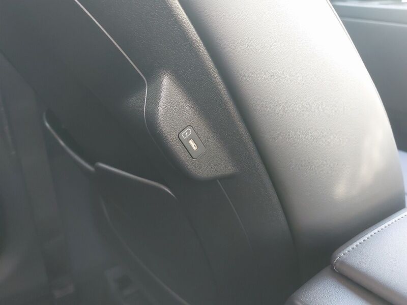 More views of Kia Niro