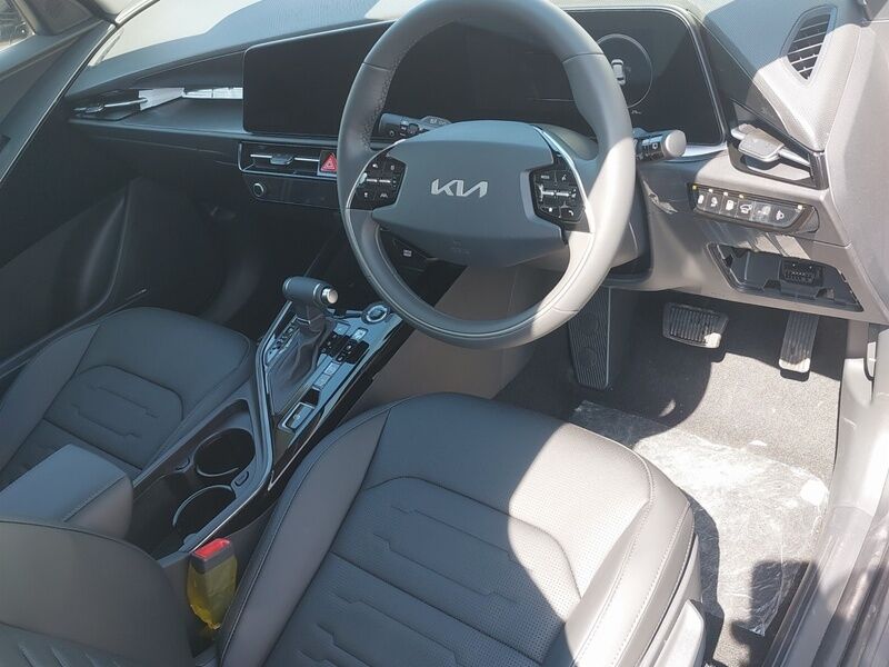 More views of Kia Niro