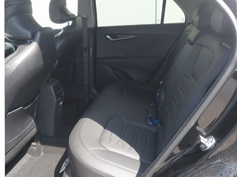 More views of Kia Niro