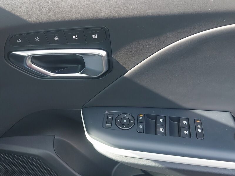 More views of Kia K4