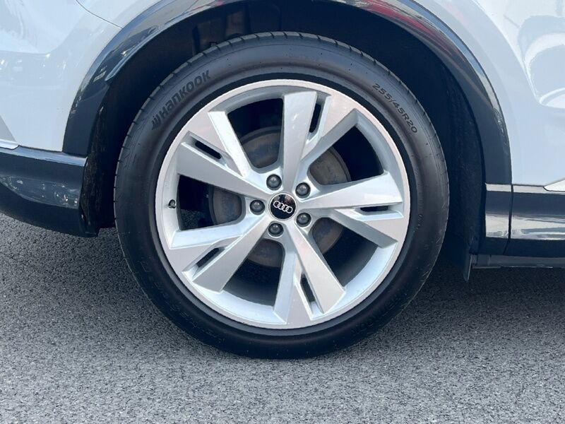 More views of Audi Q4 e-tron