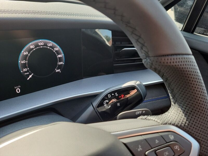 More views of Volkswagen Tayron