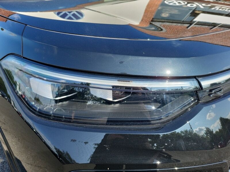More views of Volkswagen Tayron