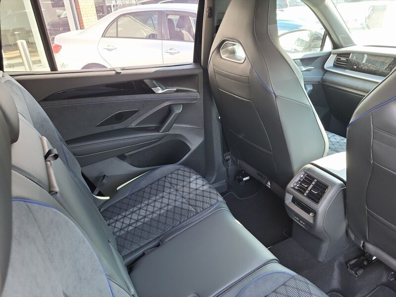 More views of Volkswagen Tayron