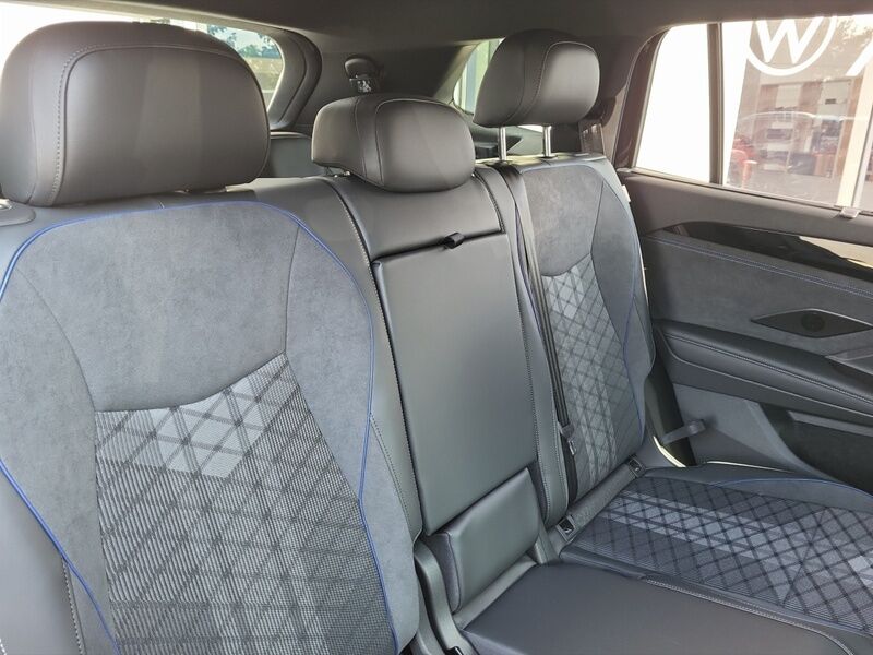 More views of Volkswagen Tayron