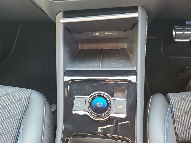 More views of Volkswagen Tayron