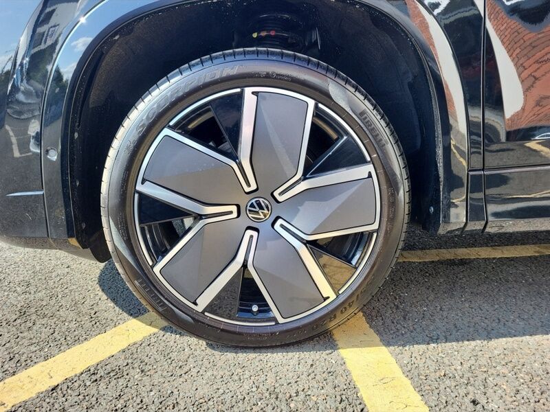 More views of Volkswagen Tayron