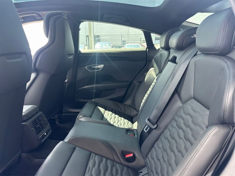 More views of Audi e-tron GT quattro