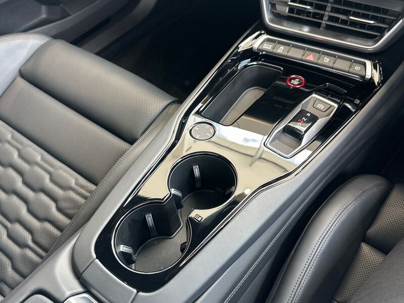 More views of Audi e-tron GT quattro