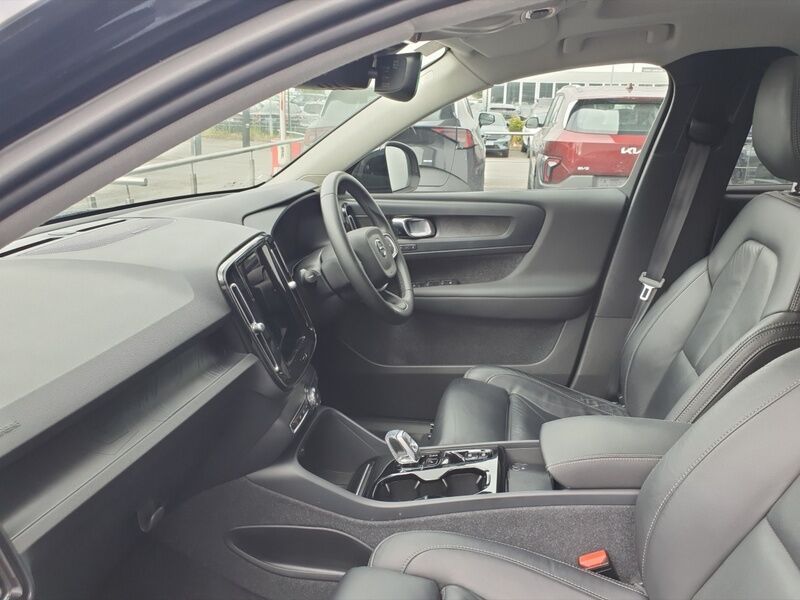 More views of Volvo XC40