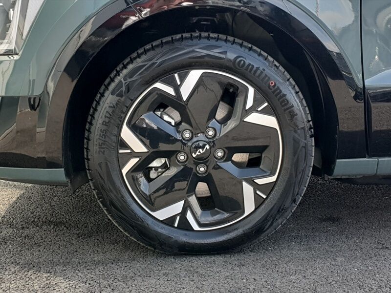 More views of Kia Niro