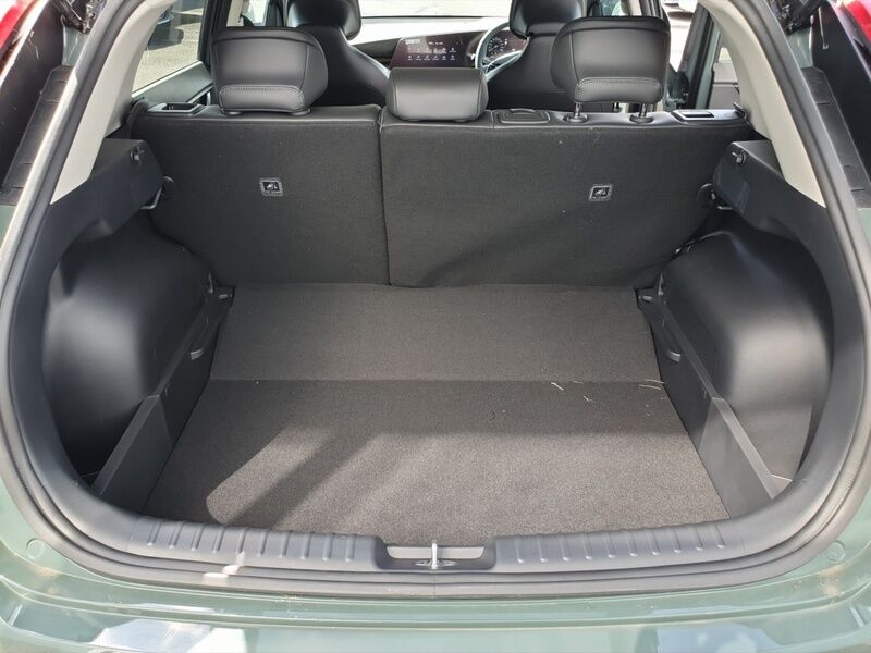 More views of Kia Niro