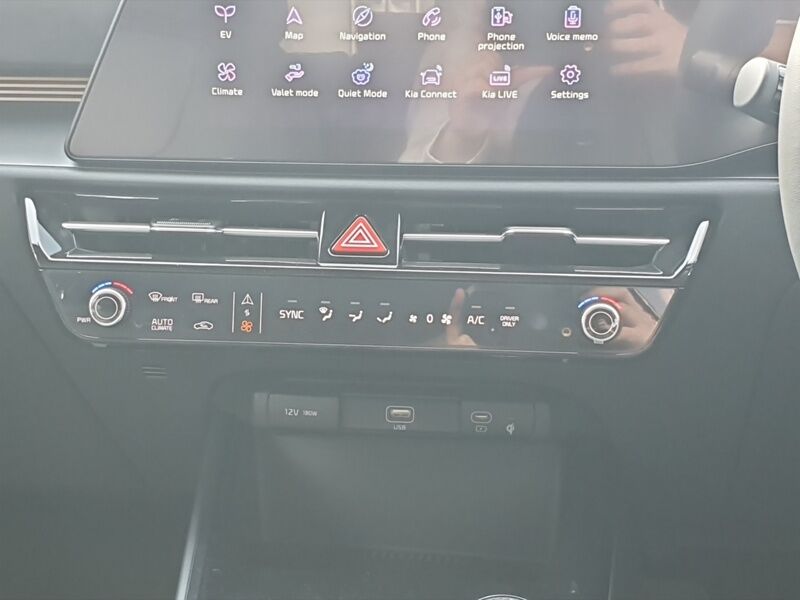 More views of Kia Niro