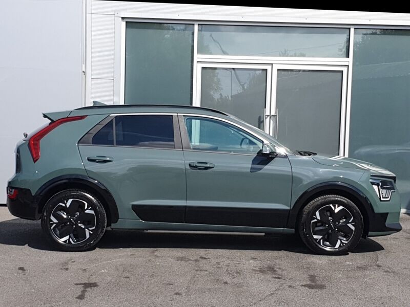 More views of Kia Niro