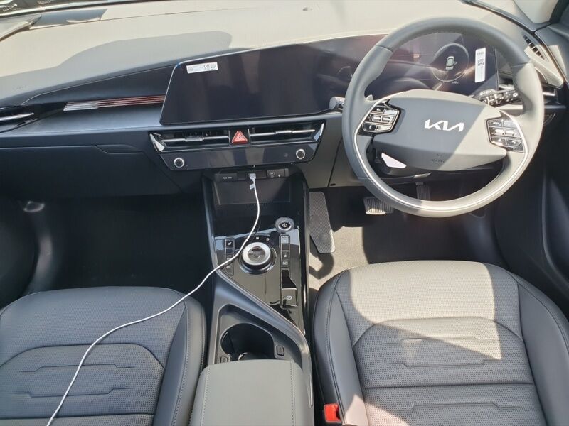 More views of Kia Niro