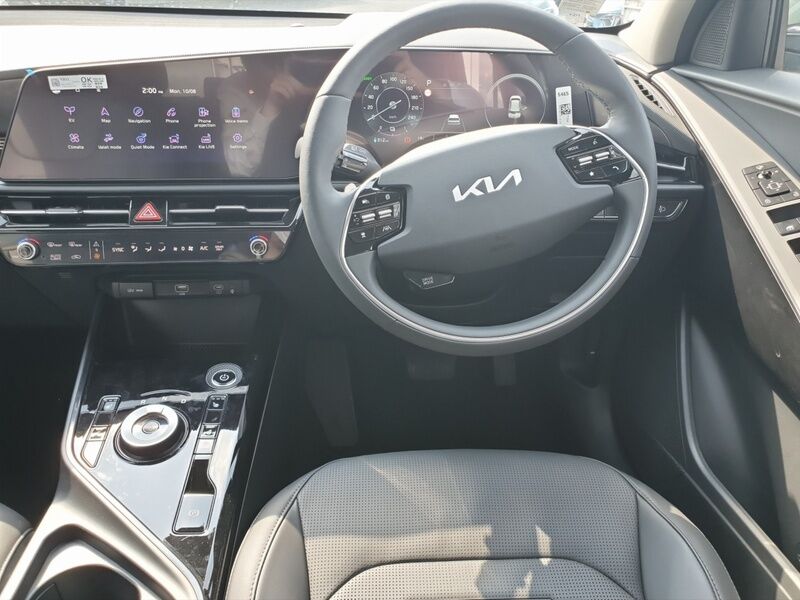 More views of Kia Niro
