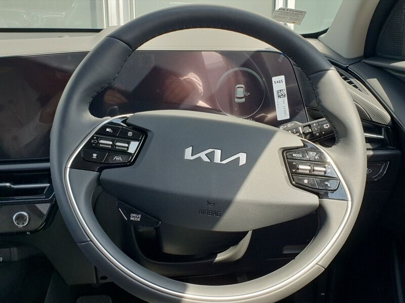 More views of Kia Niro