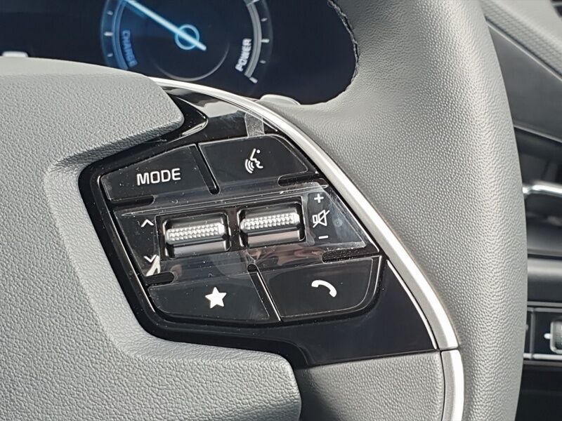 More views of Kia Niro