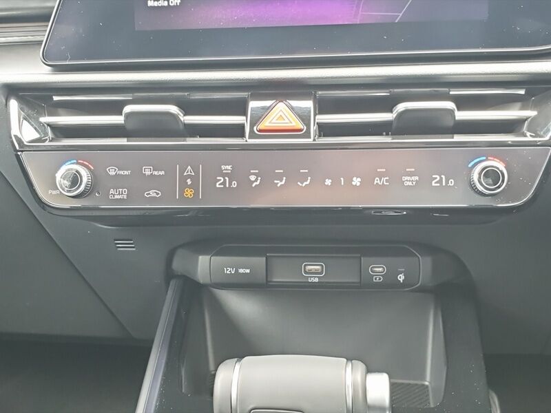 More views of Kia Niro