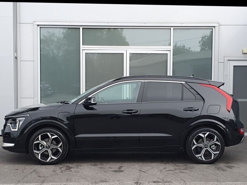 More views of Kia Niro