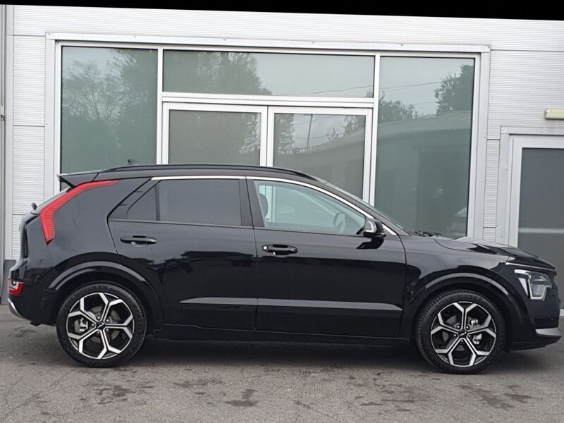 More views of Kia Niro