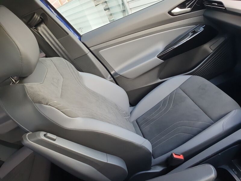 More views of Volkswagen ID.4