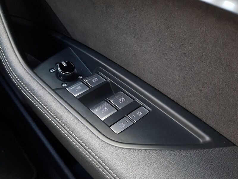 More views of Audi e-tron