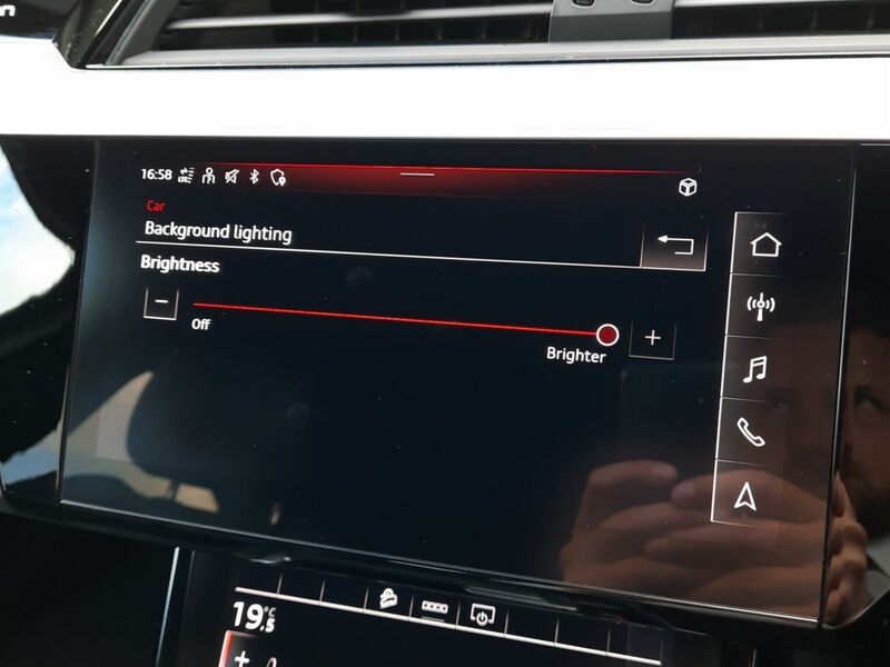More views of Audi e-tron