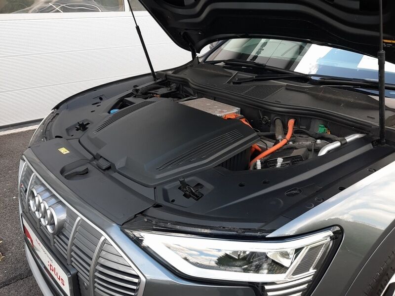 More views of Audi e-tron