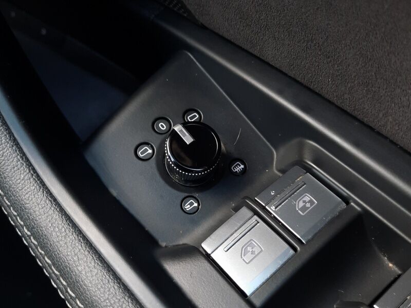 More views of Audi e-tron