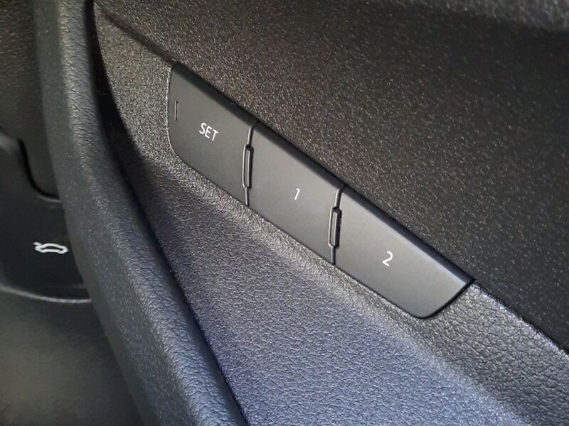 More views of Audi e-tron