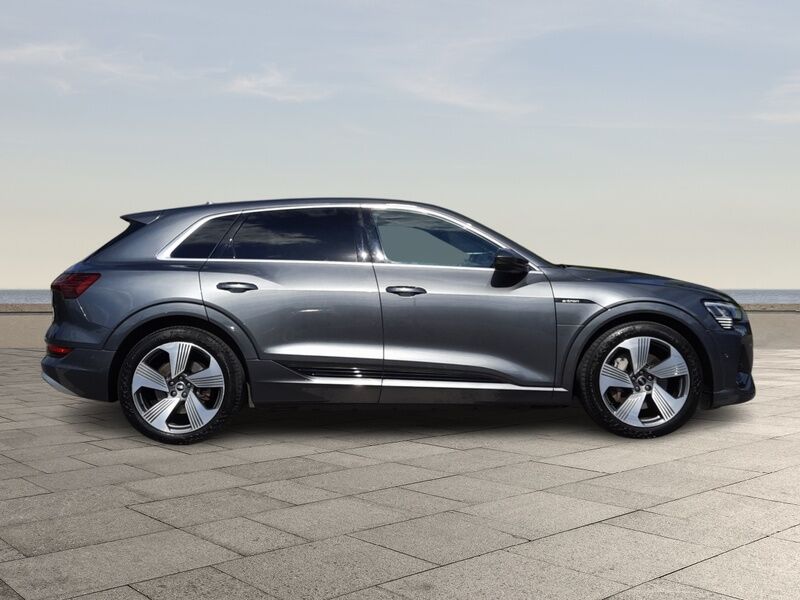 More views of Audi e-tron