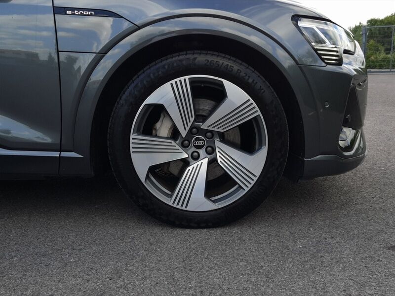 More views of Audi e-tron