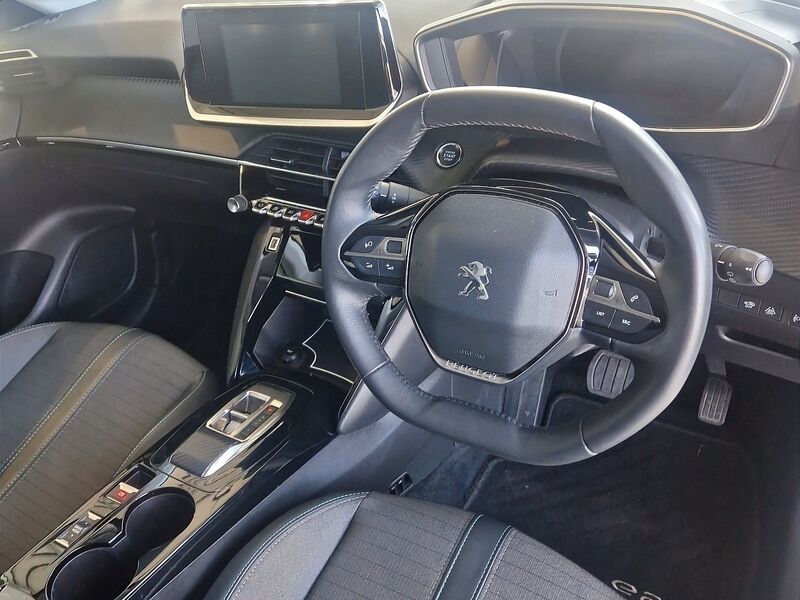 More views of Peugeot 208