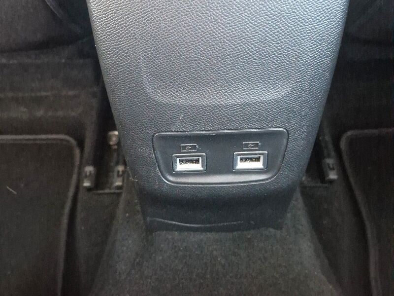 More views of Peugeot 208