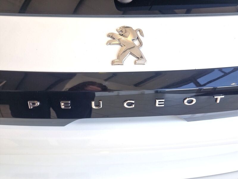 More views of Peugeot 208