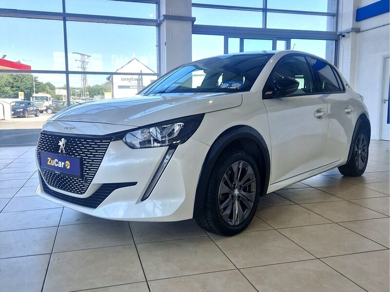 More views of Peugeot 208