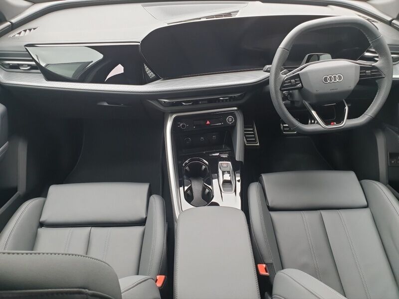 More views of Audi Q5
