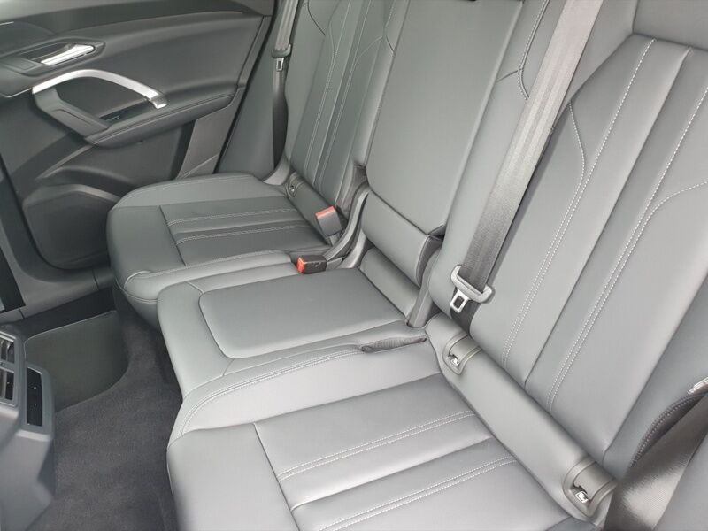 More views of Audi Q5